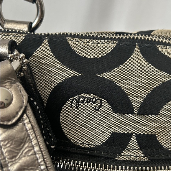 Coach Grey/Black Signature C Print Classic Poppy Travel Tote Bag Purse 🌺🌺 - Picture 8 of 16
